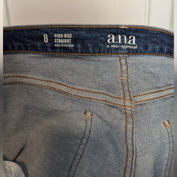 a.n.a Womens Jeans Size 8 High Rise Slim Fit Ankle Cut Dark Rinse Distressed - Picture 3 of 4